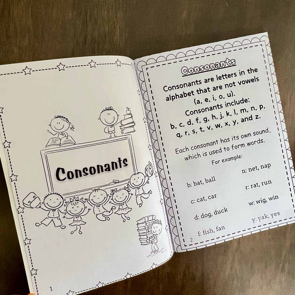 Phonics Funhouse - A Reading book to master phonics .Suitable for 3-6 years